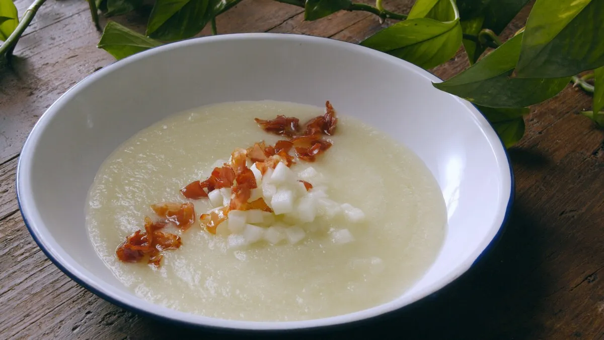 Sopa de melón y jamón