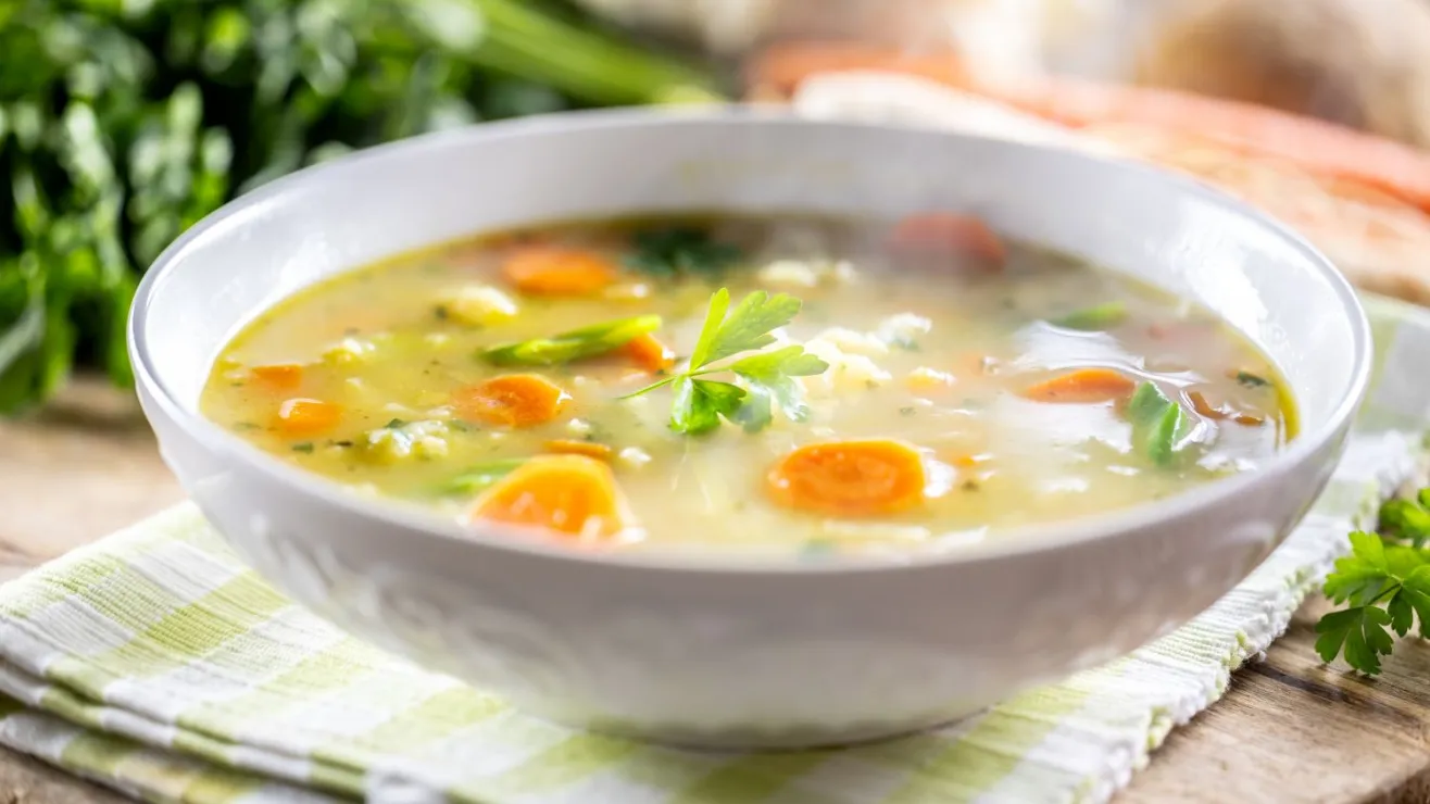 Sopa campesina de verduras con arroz